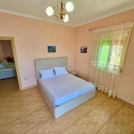Alfred's Place Vlorë